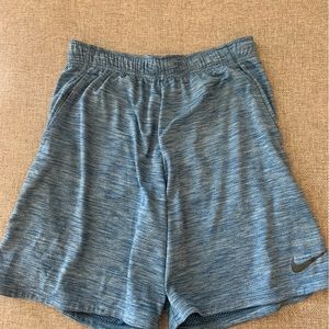 Men’s Nike shorts size large